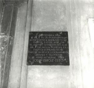 Spominska plošča na gradu Goričane (Arhiv ZVKDS, OE Ljubljana)